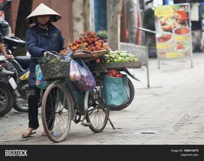 Quần dáng cong đang gây sốt với thiết kế độc đáo và tính ứng dụng cao, giúp tạo hiệu