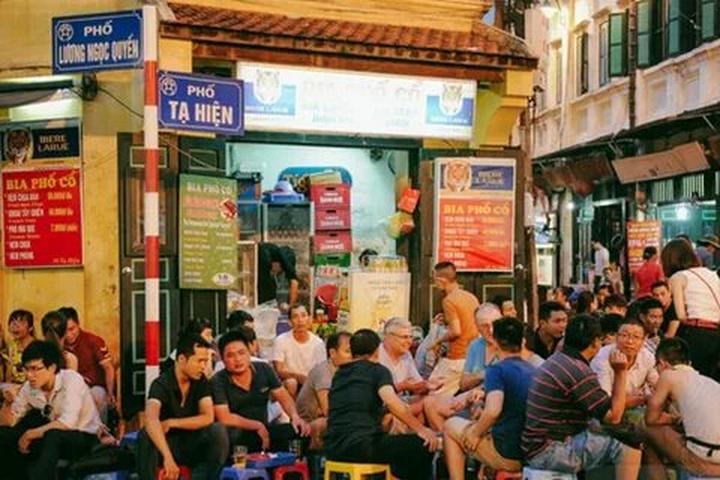 Chuyên gia Hotspot Matrix phân tích: Từ công nhân rửa chai, quét và marketing video