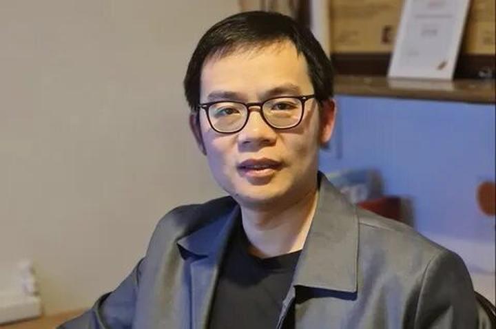 Hotspot Matrix: Biến Phương Oanh diện set đồ 50 thành cơ hội marketing đột phá